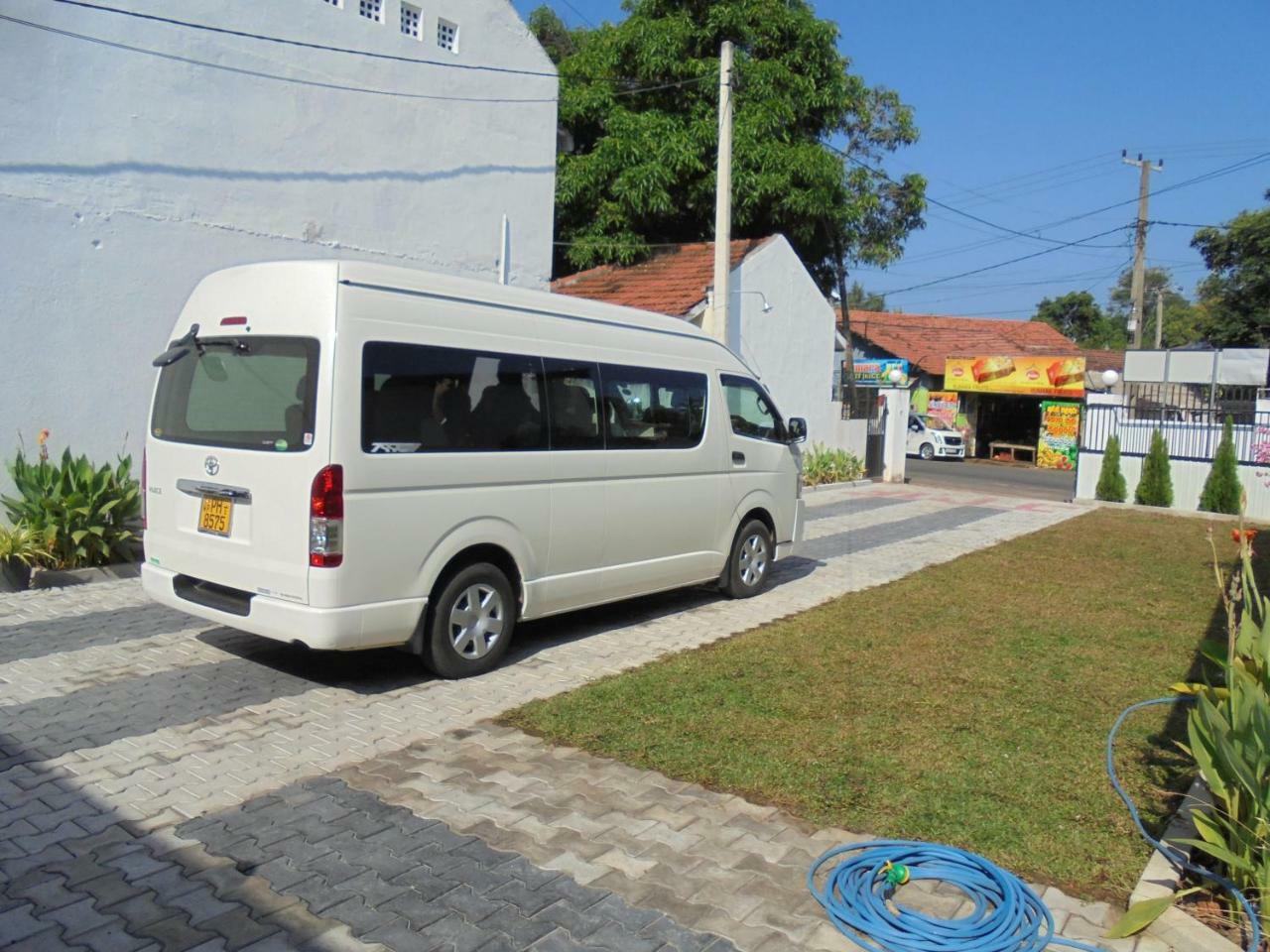 Jmf Hotel Negombo Exterior foto