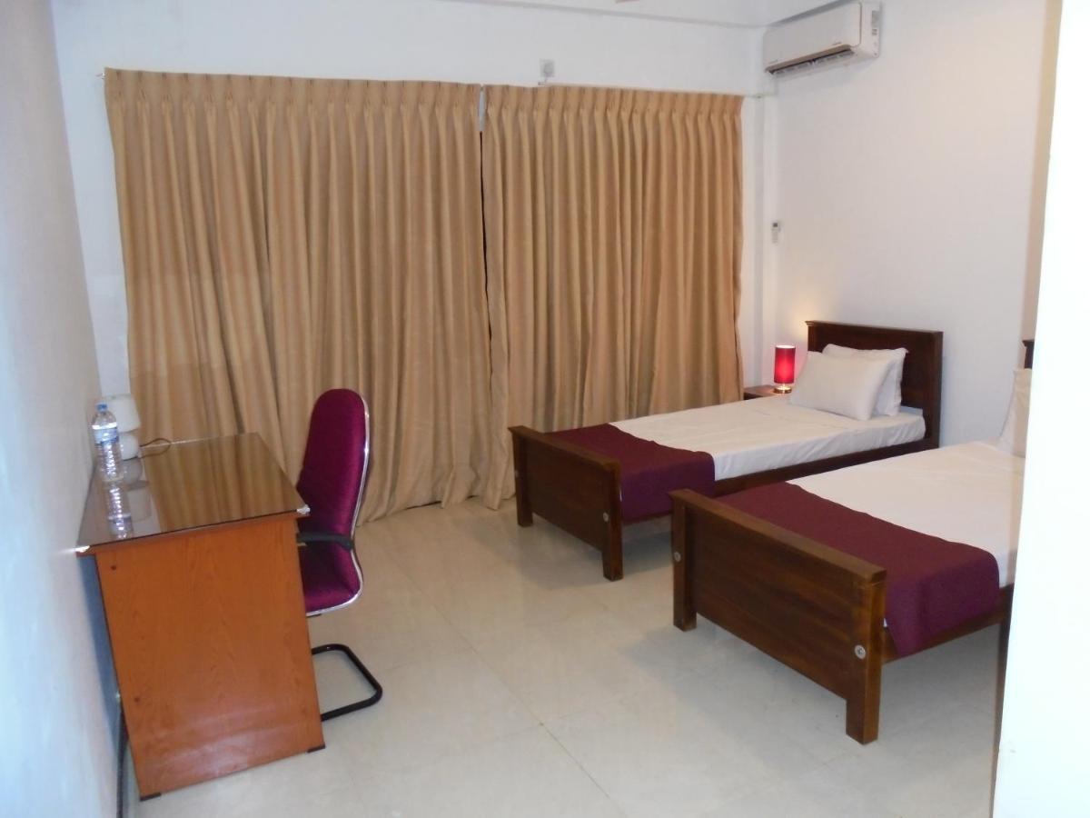 Jmf Hotel Negombo Exterior foto